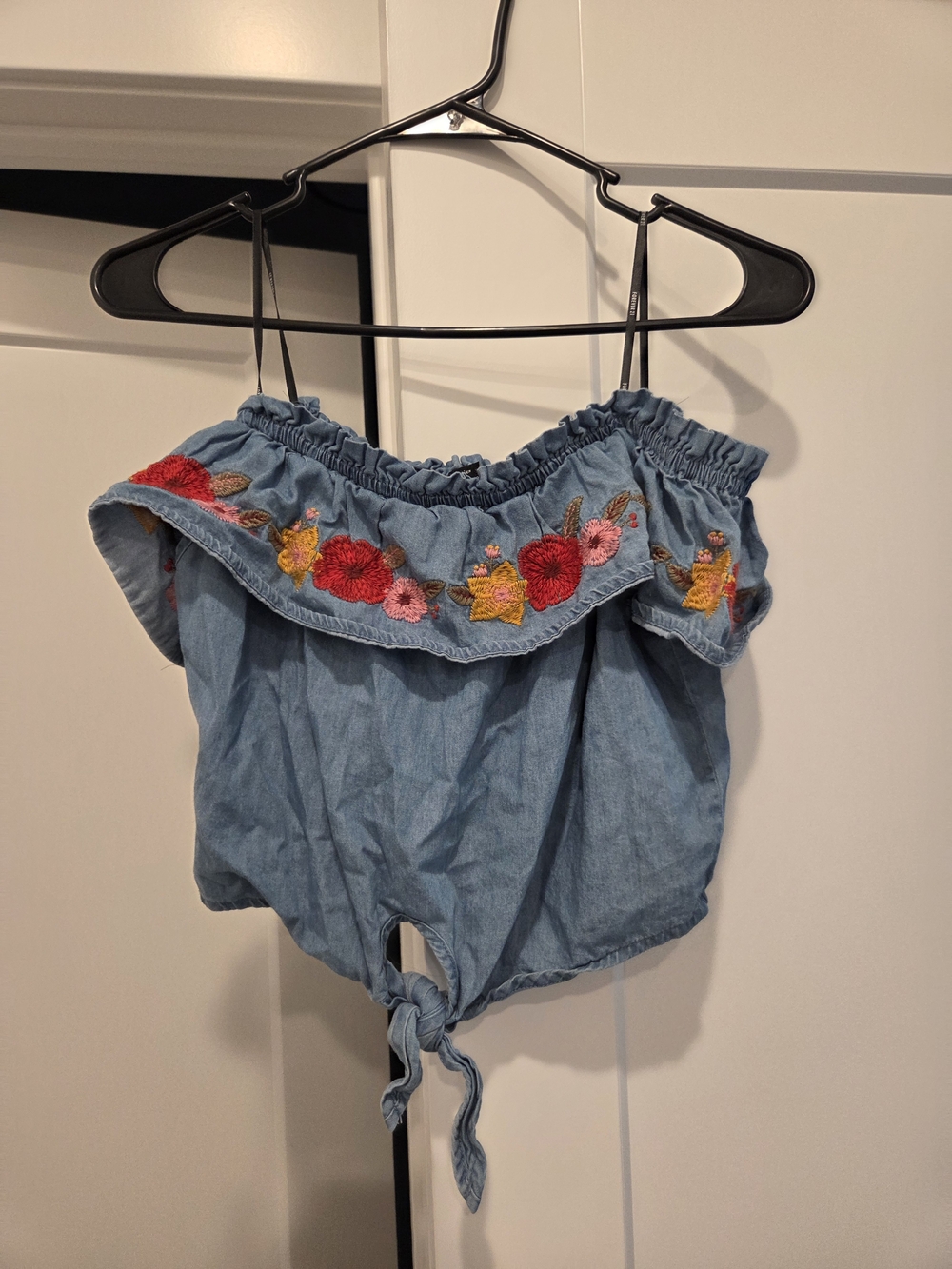 Forever 21 Light Blue Denim Off-Shoulder Floral Embroidered Crop Top